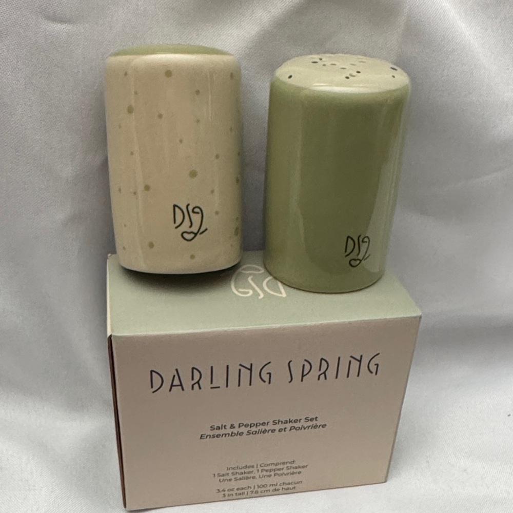 Green and Cream Salt & Pepper Shaker Set